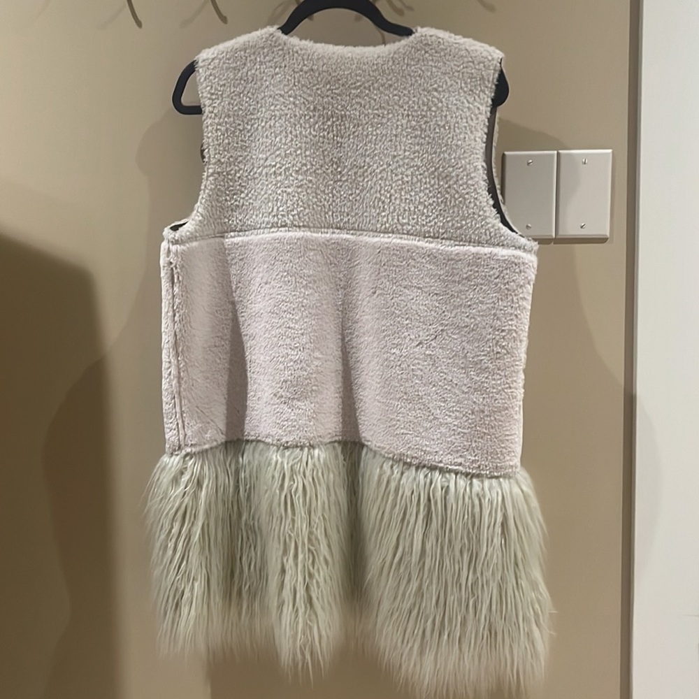 Guess vest